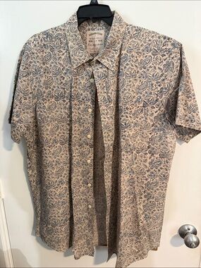 Birma Bibas Short-Sleeve Button-Down Shirt in Beige & Blue Floral